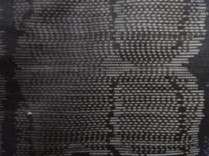 アンティーク　抽象花模様織り出し本場泥大島紬着物